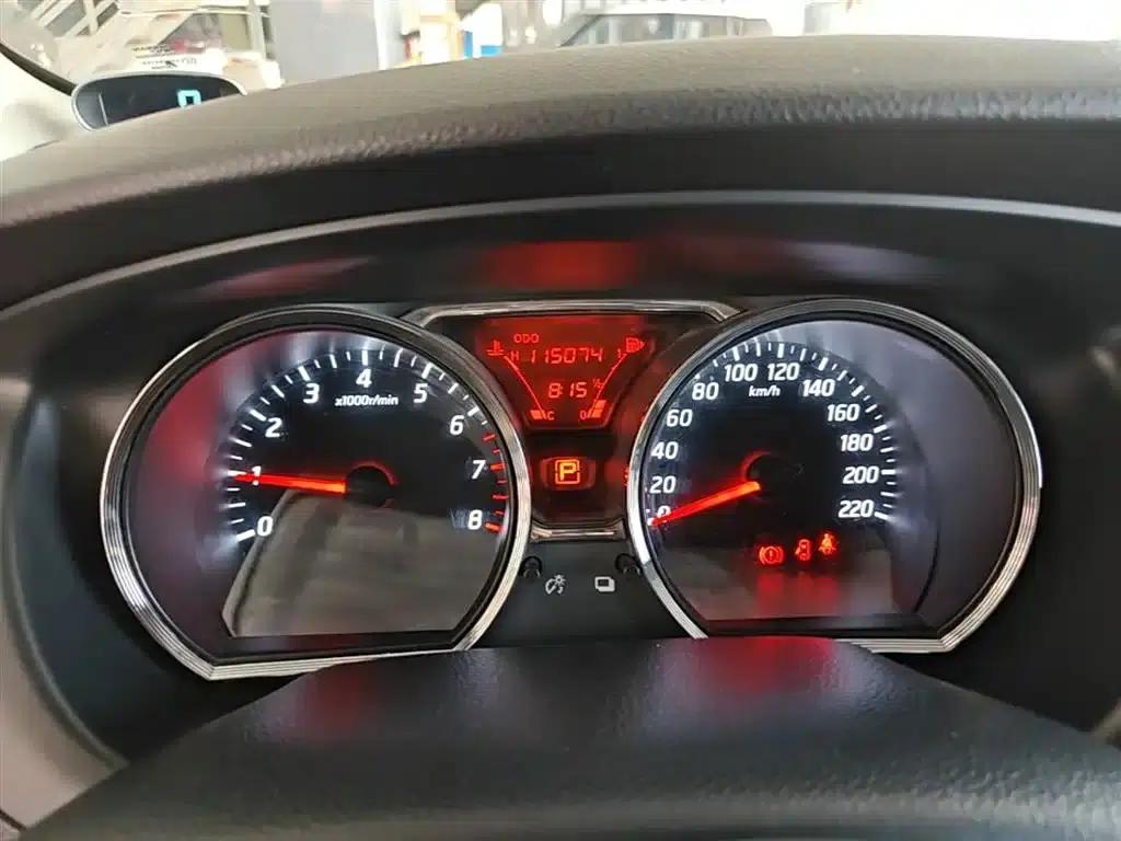 Nissan Livina 2015 1.6XE CVT Comfort Edition — миниатюра 12
