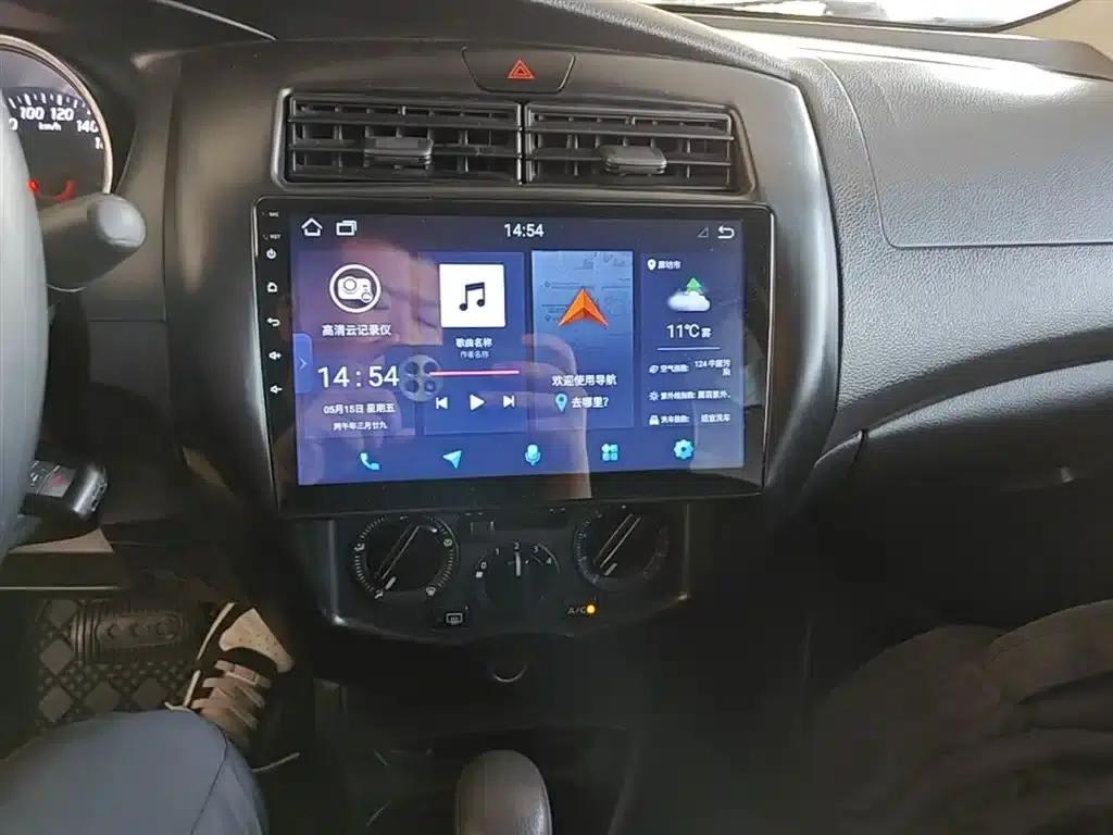 Nissan Livina 2015 1.6XE CVT Comfort Edition — миниатюра 13