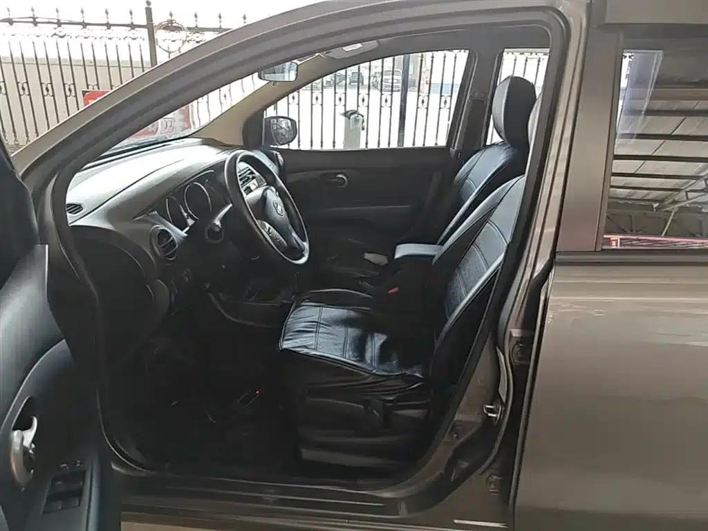 Nissan Livina 2015 1.6XE CVT Comfort Edition — миниатюра 15