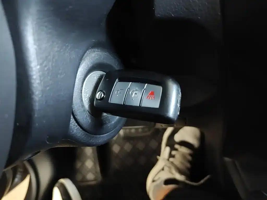Nissan Livina 2015 1.6XE CVT Comfort Edition — миниатюра 9