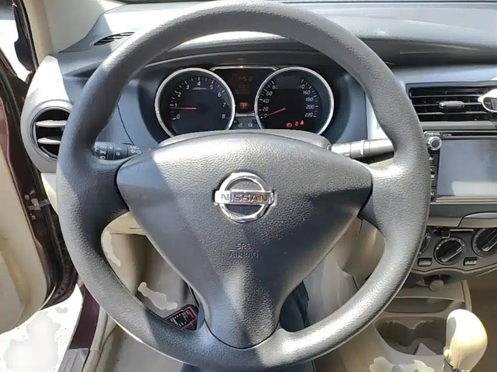 Nissan Livina 2015 1.6XE CVT Comfort Edition — миниатюра 11