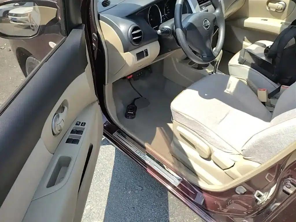 Nissan Livina 2015 1.6XE CVT Comfort Edition — миниатюра 16
