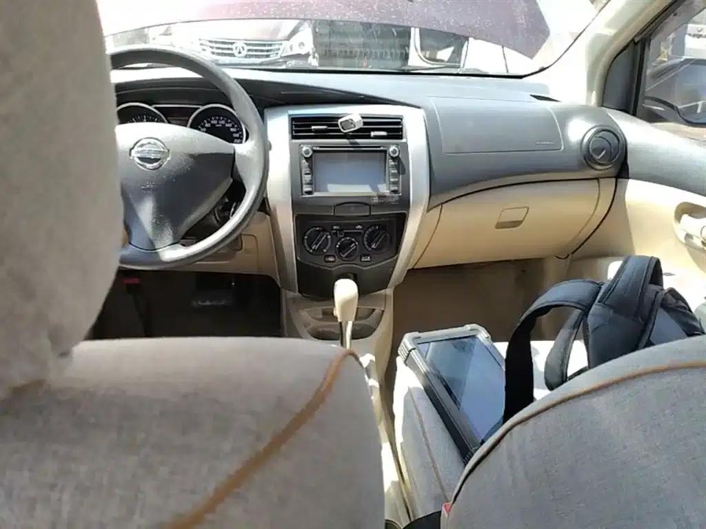 Nissan Livina 2015 1.6XE CVT Comfort Edition — миниатюра 10