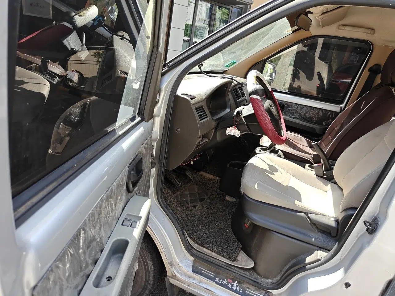 Wuling Rongguang S 2021 1.2L Base Model 7-Seater LSI — миниатюра 17