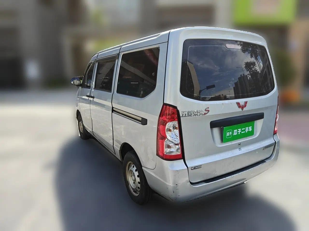 Wuling Rongguang S 2021 1.2L Base Model 7-Seater LSI — миниатюра 4