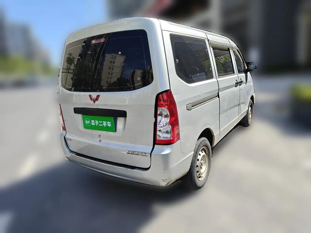 Wuling Rongguang S 2021 1.2L Base Model 7-Seater LSI — миниатюра 6