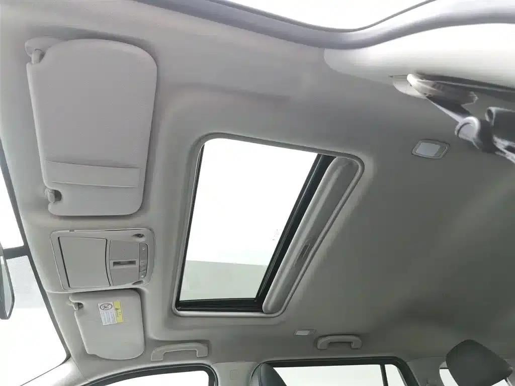 Nissan Terra 2020 2.5L XL Upper Automatic 2WD Luxury Edition — миниатюра 14