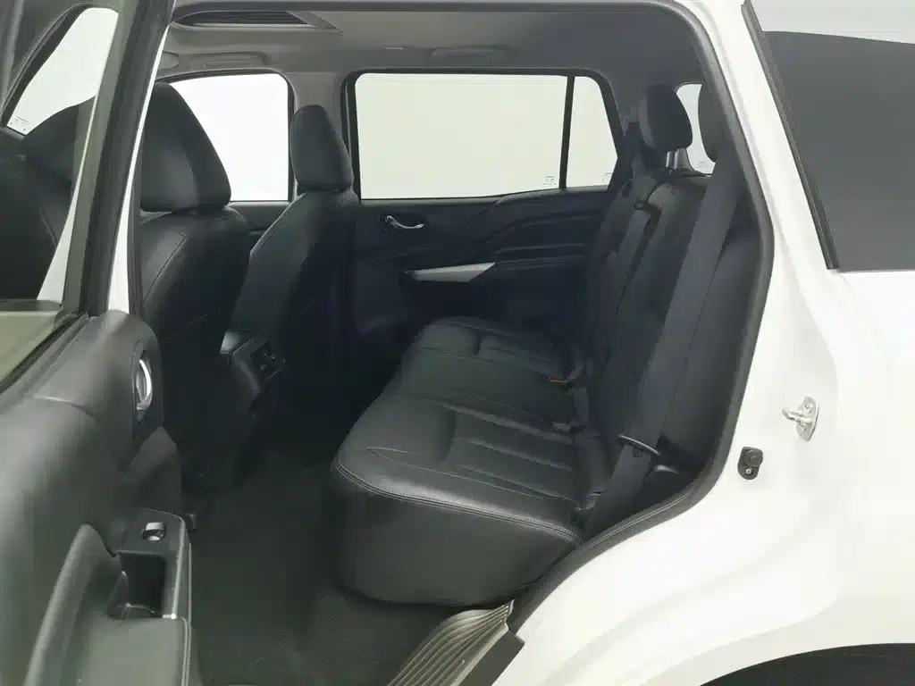 Nissan Terra 2020 2.5L XL Upper Automatic 2WD Luxury Edition — миниатюра 15