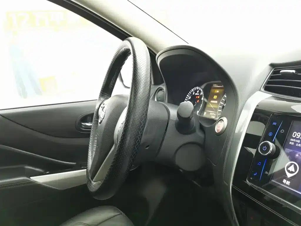 Nissan Terra 2020 2.5L XL Upper Automatic 2WD Luxury Edition — миниатюра 22