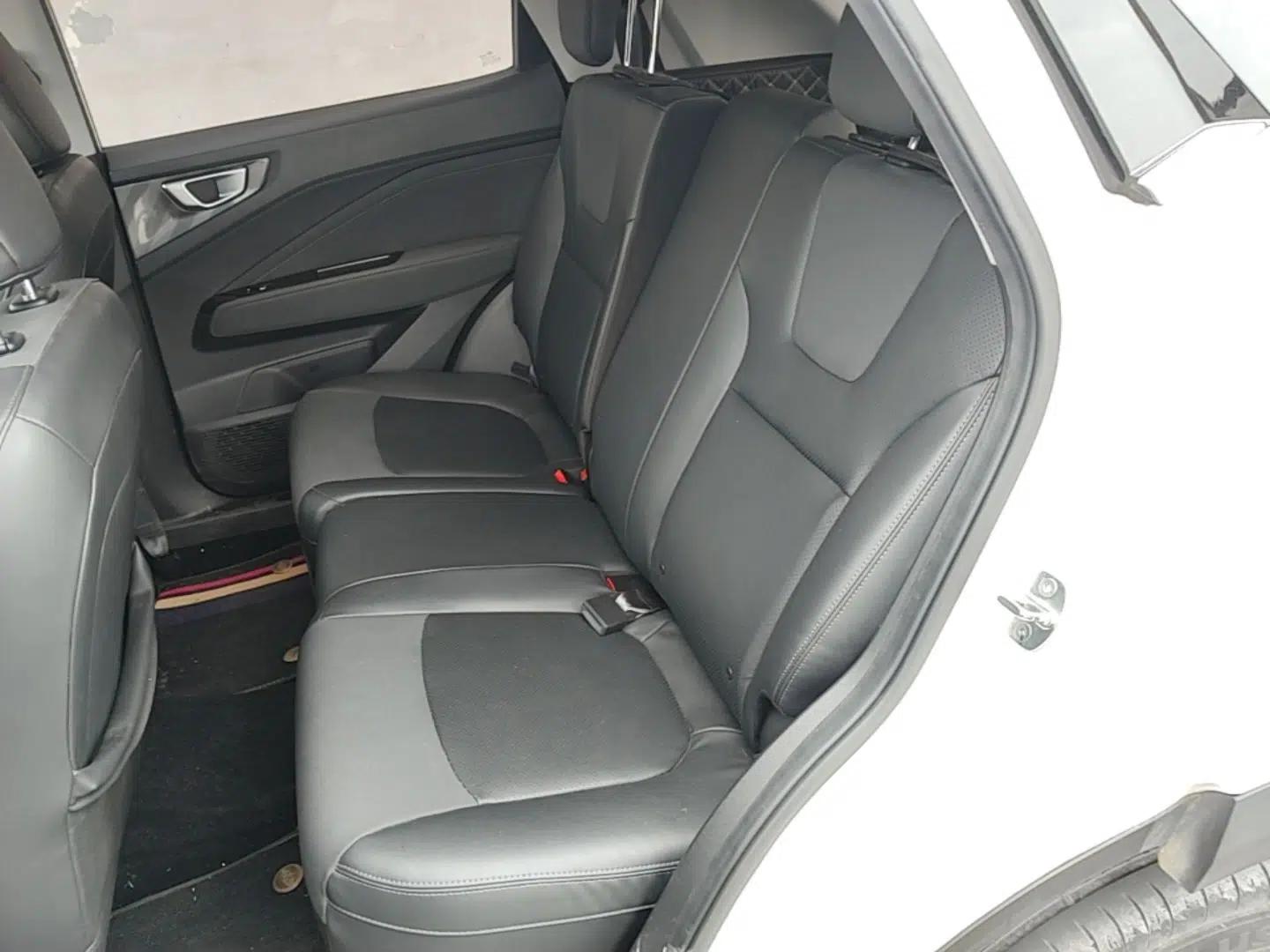 Wuling Alvez 2022 1.5L CVT Comfort Edition — миниатюра 20