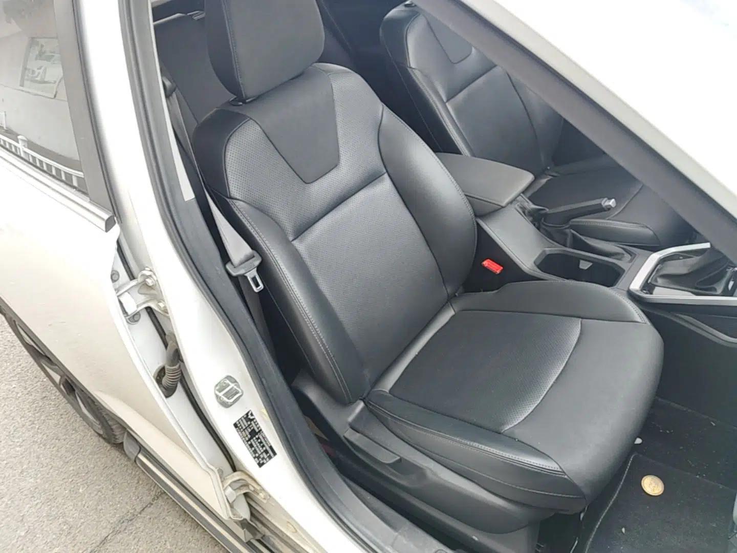 Wuling Alvez 2022 1.5L CVT Comfort Edition — миниатюра 23
