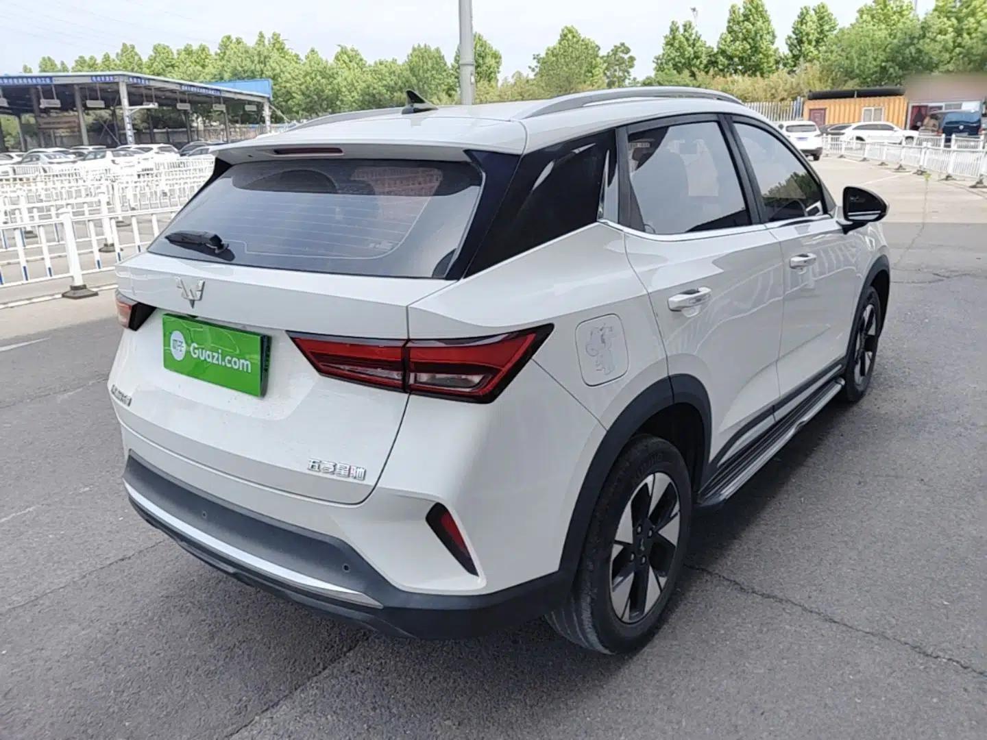 Wuling Alvez 2022 1.5L CVT Comfort Edition — миниатюра 6