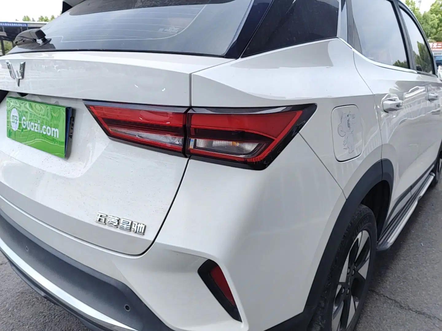 Wuling Alvez 2022 1.5L CVT Comfort Edition — миниатюра 7