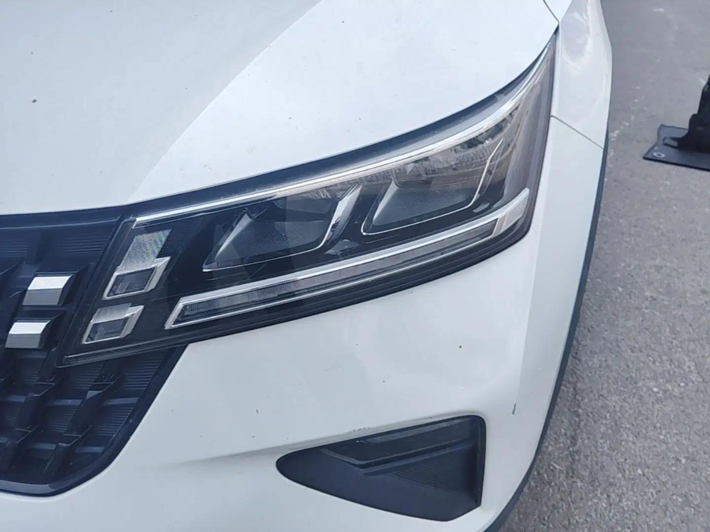 Wuling Alvez 2022 1.5L CVT Comfort Edition — миниатюра 9