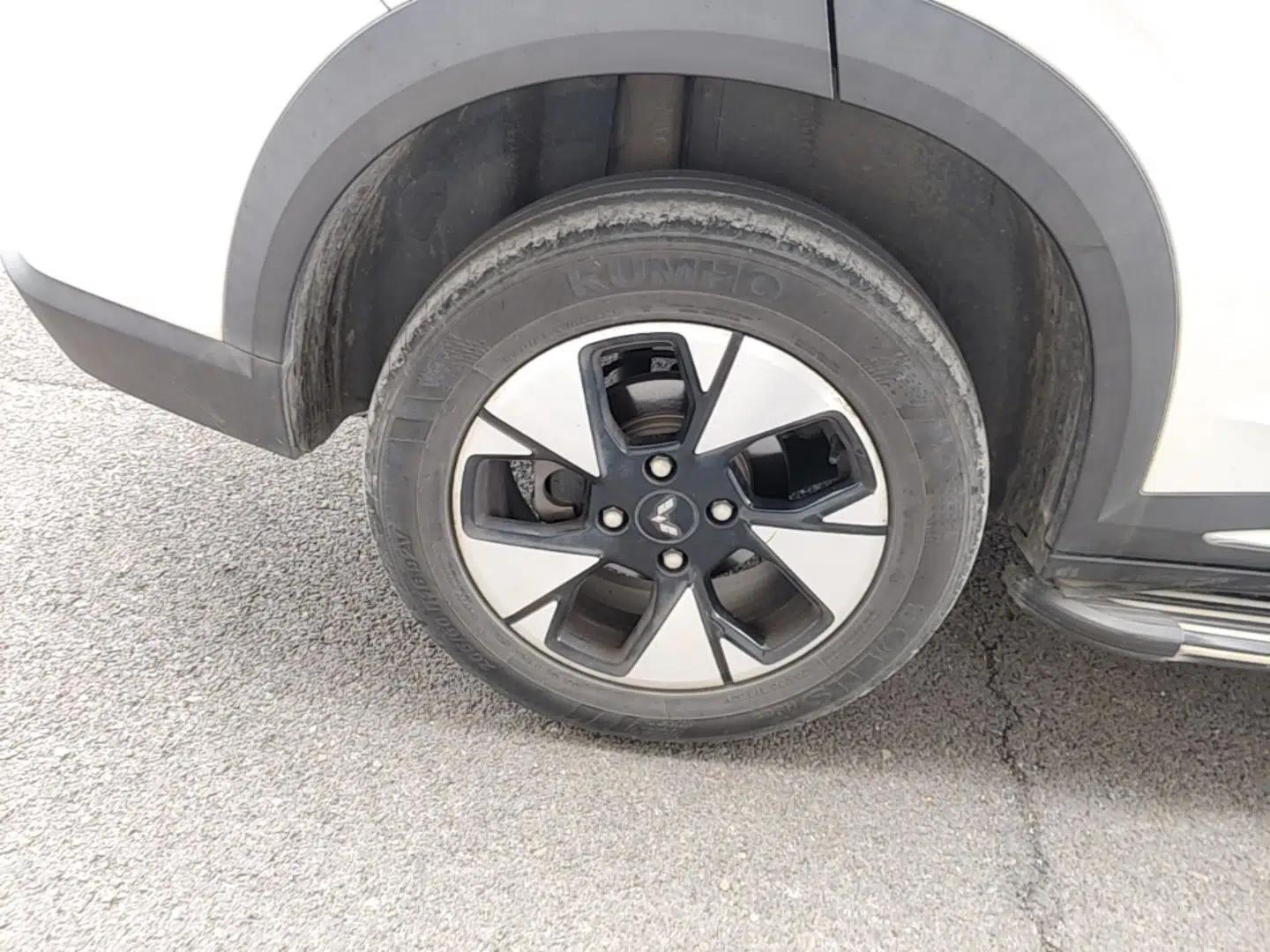 Wuling Alvez 2022 1.5L CVT Comfort Edition — миниатюра 10