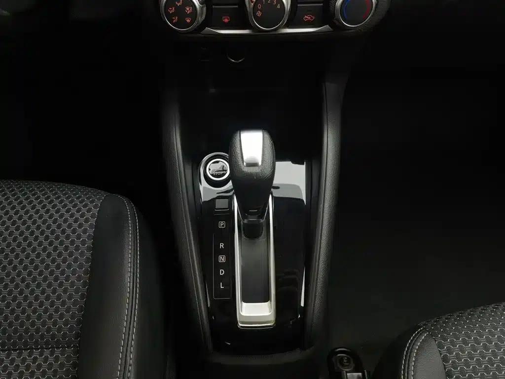Nissan Kicks 2019 1.5L CVT Smart Luxury Edition — миниатюра 13