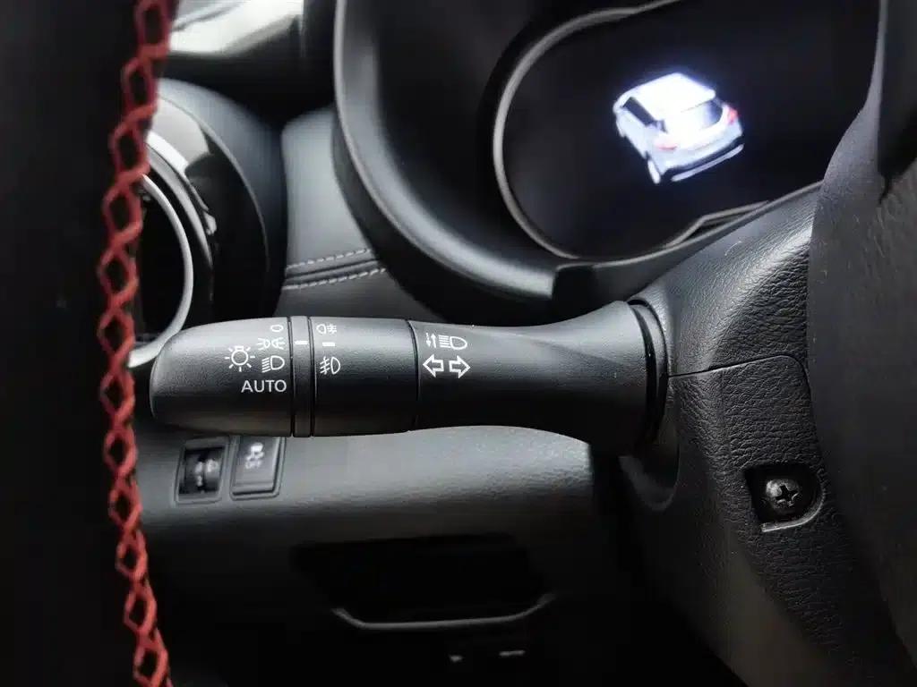 Nissan Kicks 2019 1.5L CVT Smart Luxury Edition — миниатюра 21