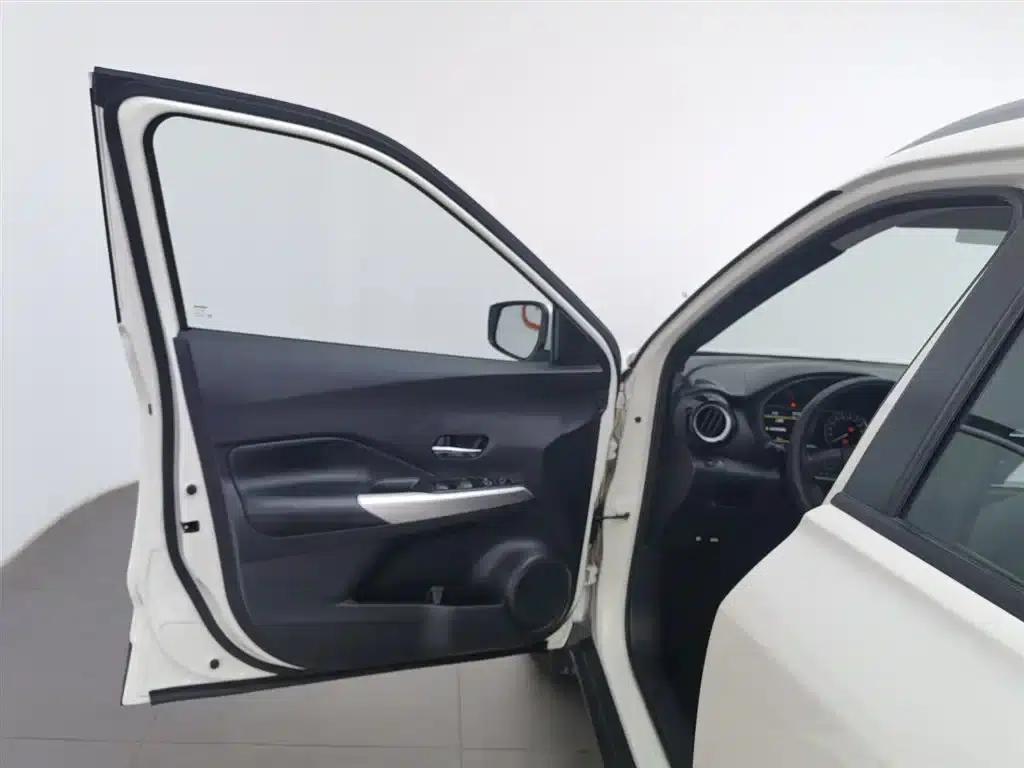 Nissan Kicks 2019 1.5L CVT Smart Luxury Edition — миниатюра 8