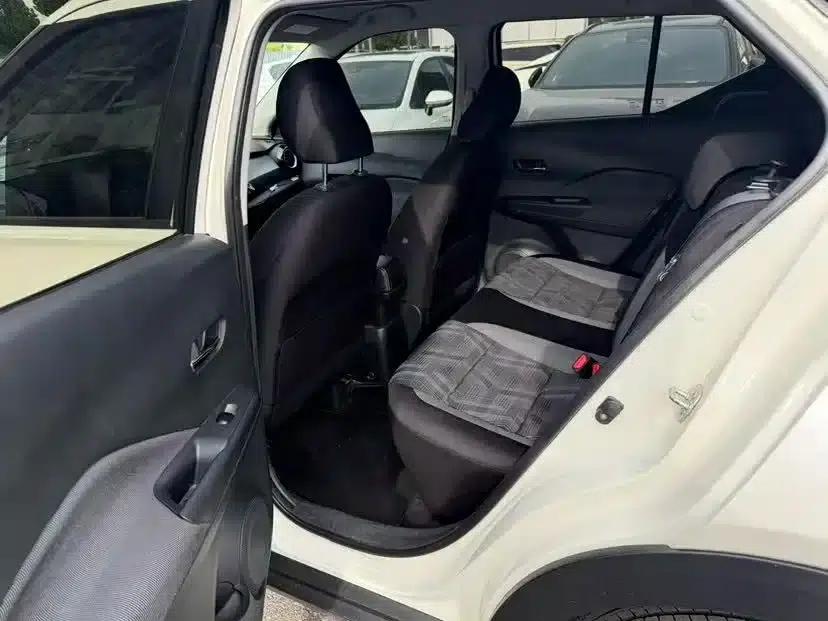 Nissan Kicks 2020 1.5L XL CVT Cool Edition — миниатюра 9