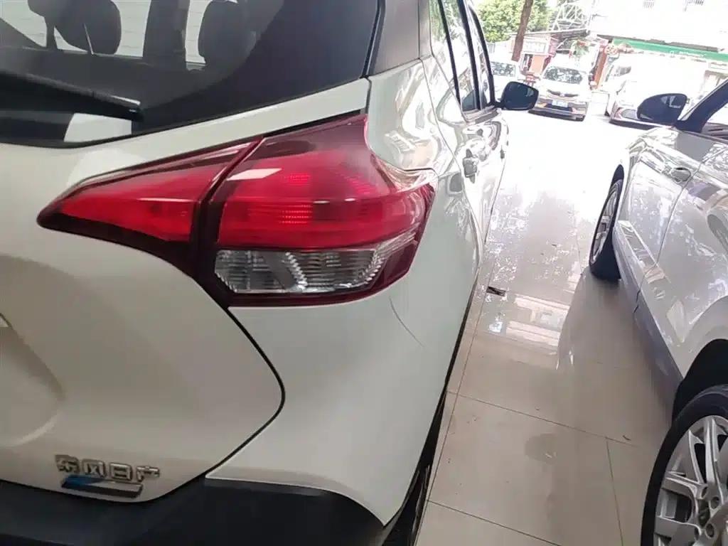 Nissan Kicks 2017 1.5L CVT Cool Edition — миниатюра 8