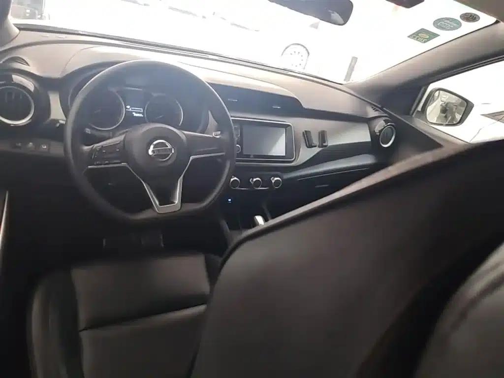 Nissan Kicks 2017 1.5L CVT Cool Edition — миниатюра 10