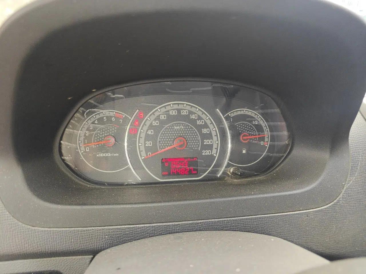 Wuling Zhengcheng 2015 1.8L Comfort Model LJ479QE2 — миниатюра 12