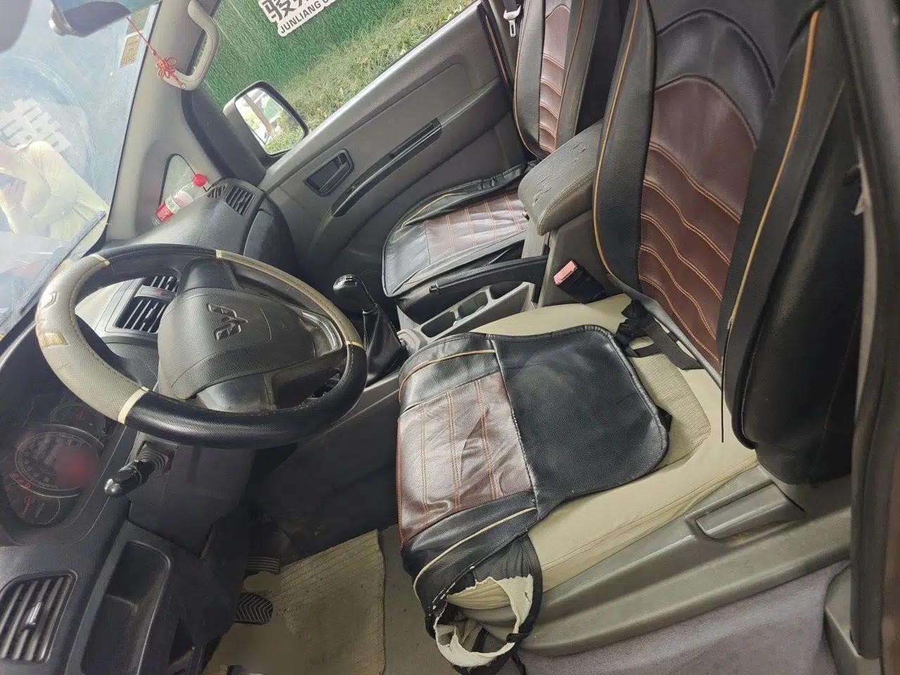 Wuling Zhengcheng 2015 1.8L Comfort Model LJ479QE2 — миниатюра 16