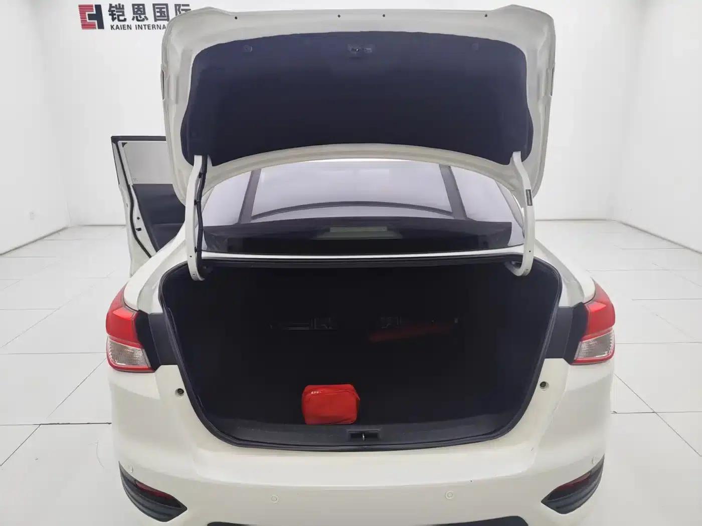 Nissan Bluebird 2016 1.6L CVT Smart Edition — миниатюра 19