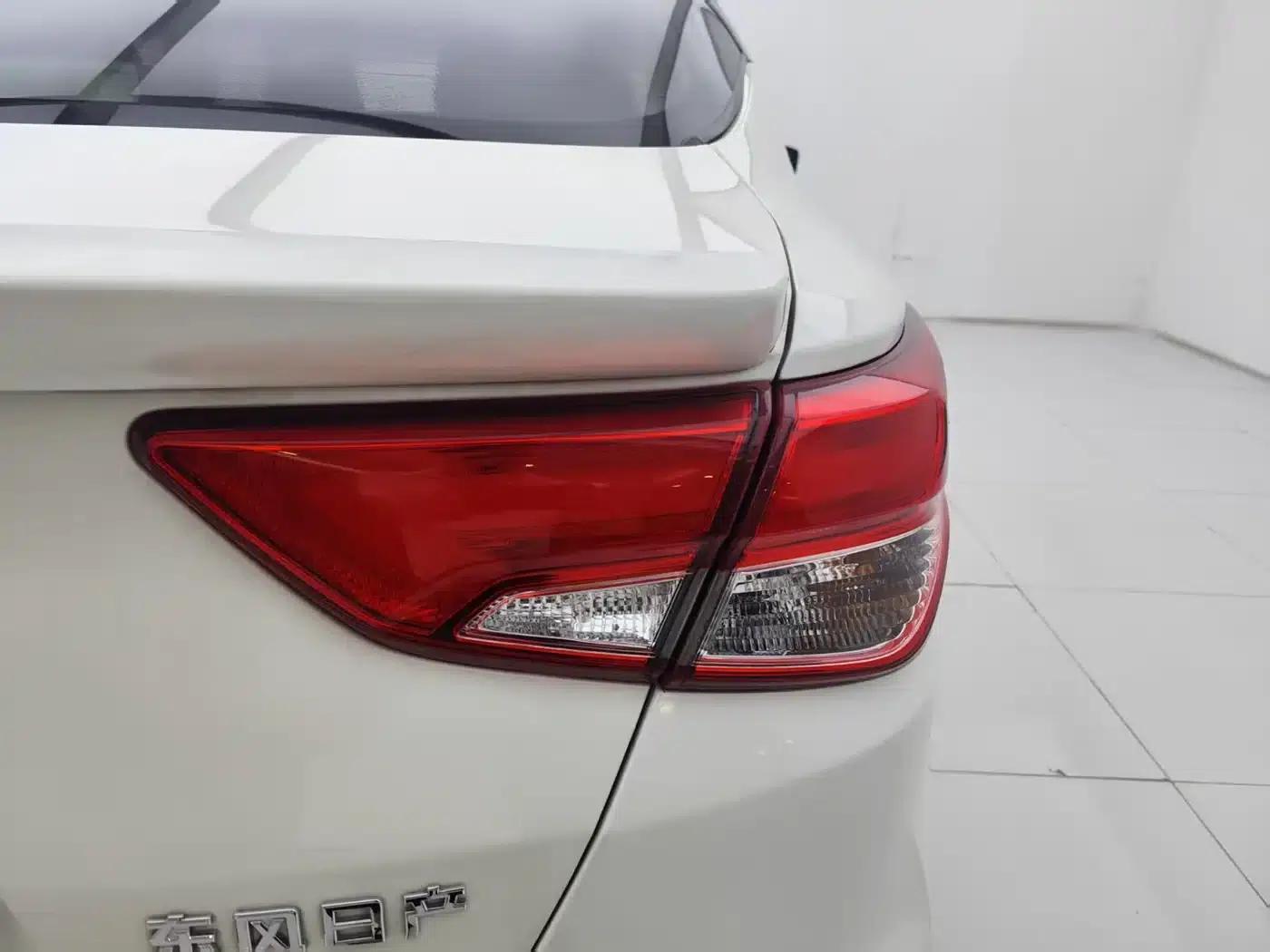 Nissan Bluebird 2016 1.6L CVT Smart Edition — миниатюра 21
