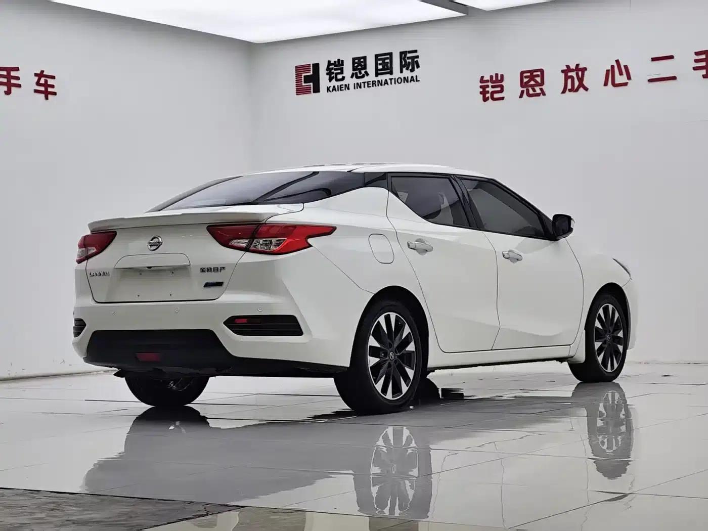 Nissan Bluebird 2016 1.6L CVT Smart Edition — миниатюра 22