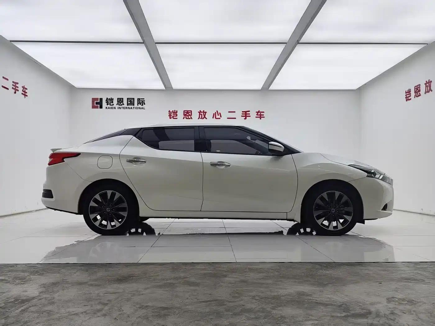 Nissan Bluebird 2016 1.6L CVT Smart Edition — миниатюра 5