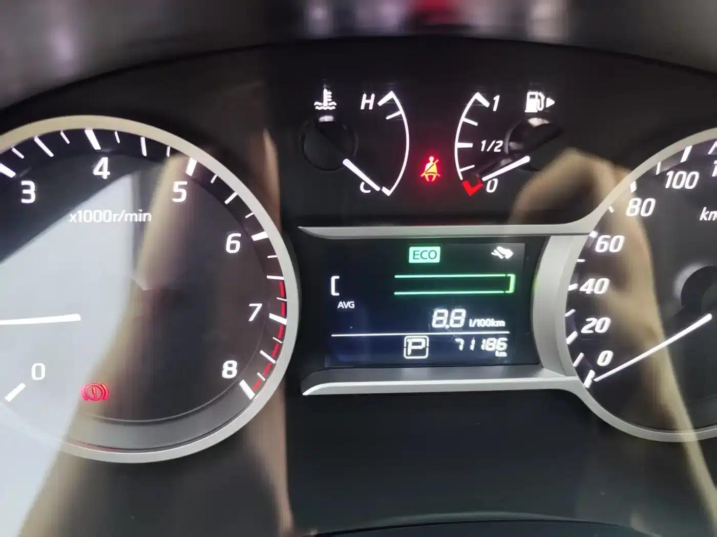 Nissan Bluebird 2016 1.6L CVT Smart Edition — миниатюра 7