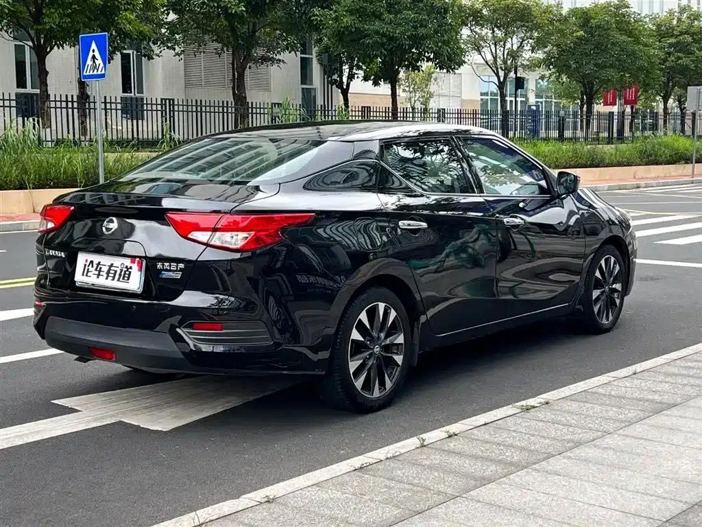 Nissan Bluebird 2016 1.6L CVT Smart Edition — миниатюра 2