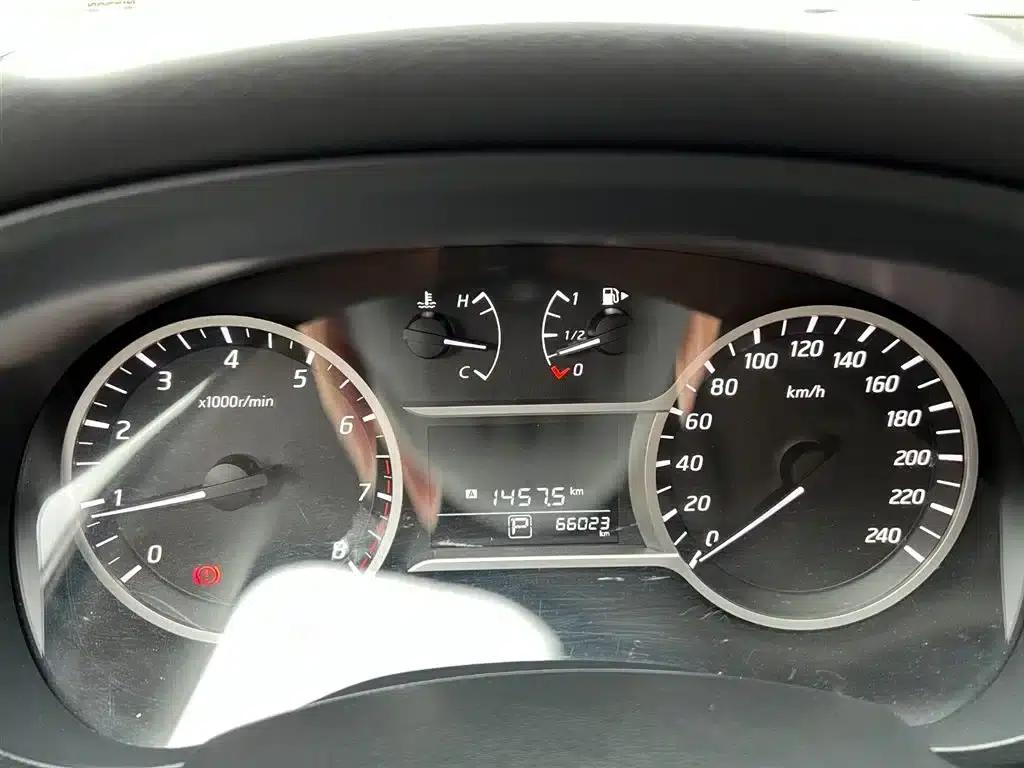 Nissan Bluebird 2016 1.6L CVT Smart Edition — миниатюра 6