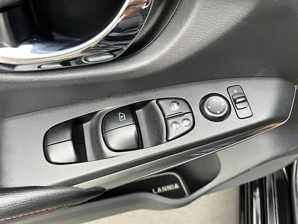 Nissan Bluebird 2016 1.6L CVT Smart Edition — миниатюра 7