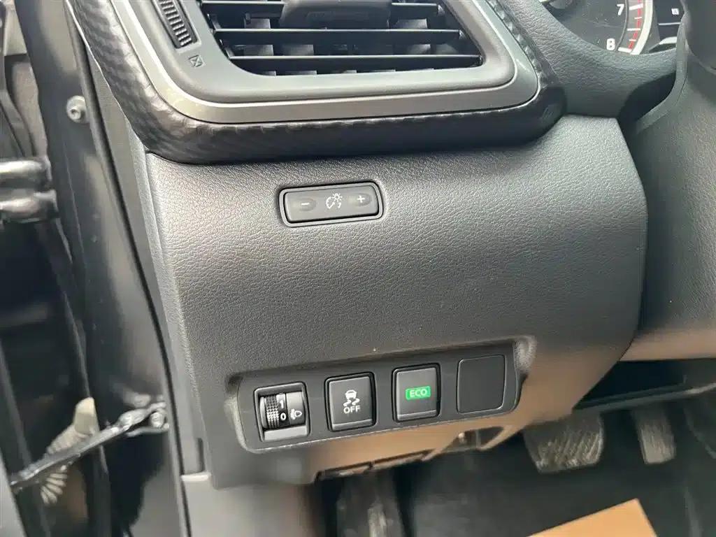 Nissan Bluebird 2016 1.6L CVT Smart Edition — миниатюра 8