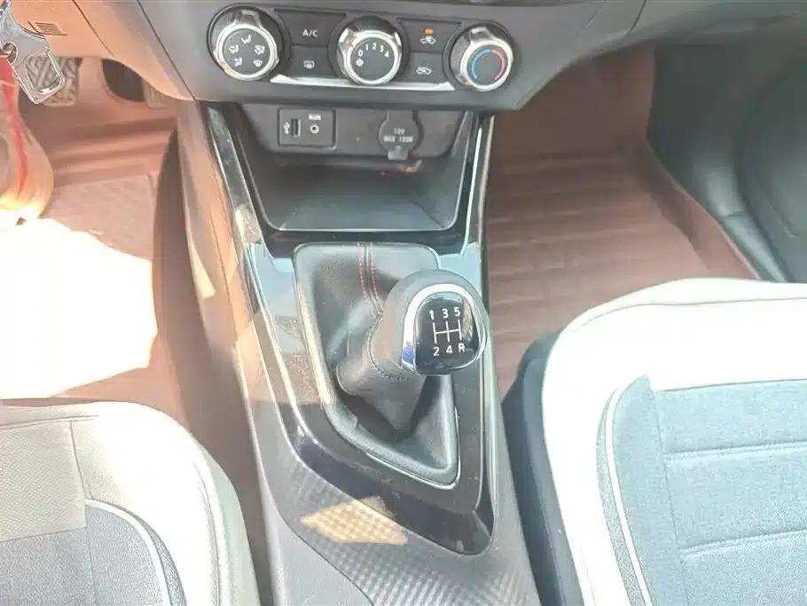 Nissan Bluebird 2019 1.6L Manual Fashion Edition (National V Emission Standard) — миниатюра 15