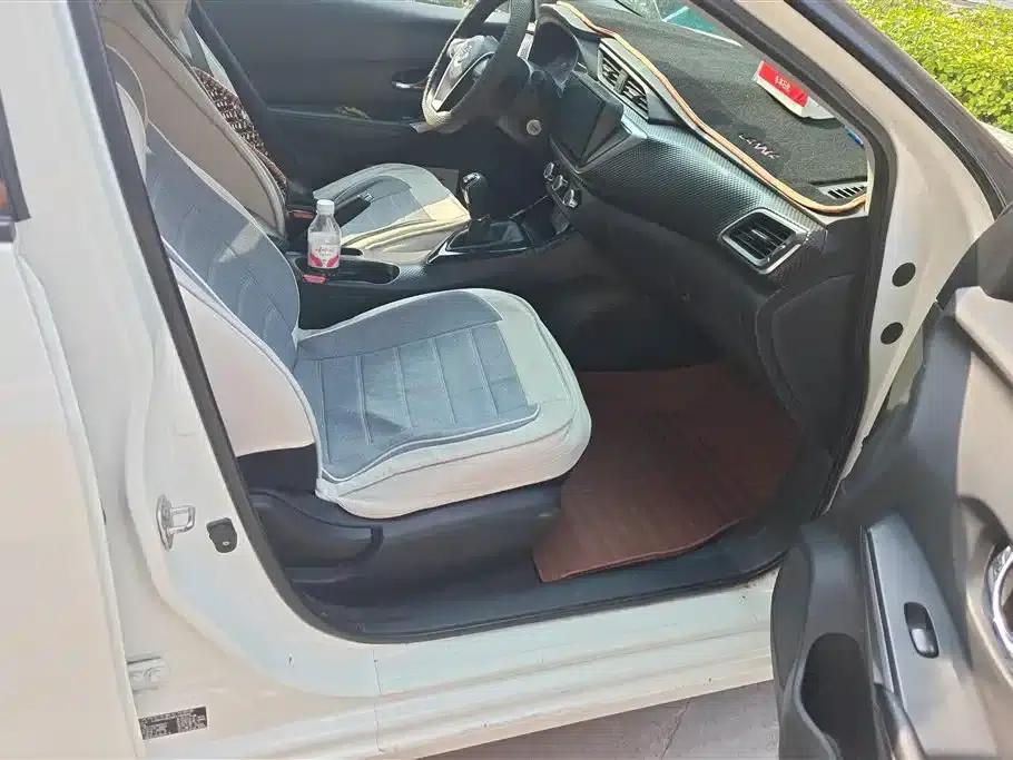 Nissan Bluebird 2019 1.6L Manual Fashion Edition (National V Emission Standard) — миниатюра 8