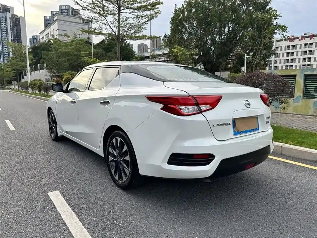 Nissan Bluebird 2016 1.6L CVT Smart Edition — миниатюра 2