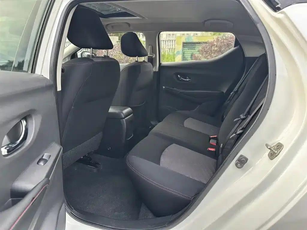 Nissan Bluebird 2016 1.6L CVT Smart Edition — миниатюра 11