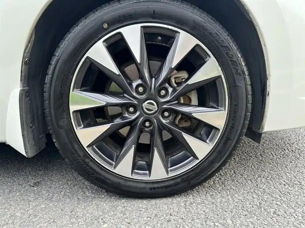 Nissan Bluebird 2016 1.6L CVT Smart Edition — миниатюра 12