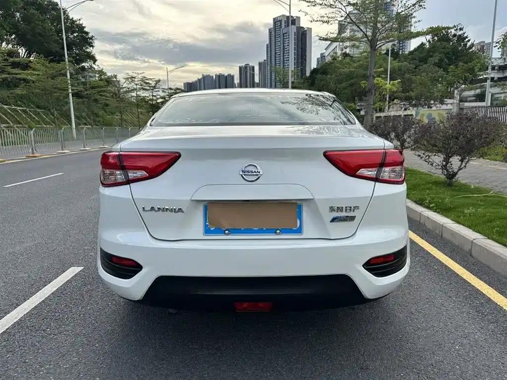Nissan Bluebird 2016 1.6L CVT Smart Edition — миниатюра 4