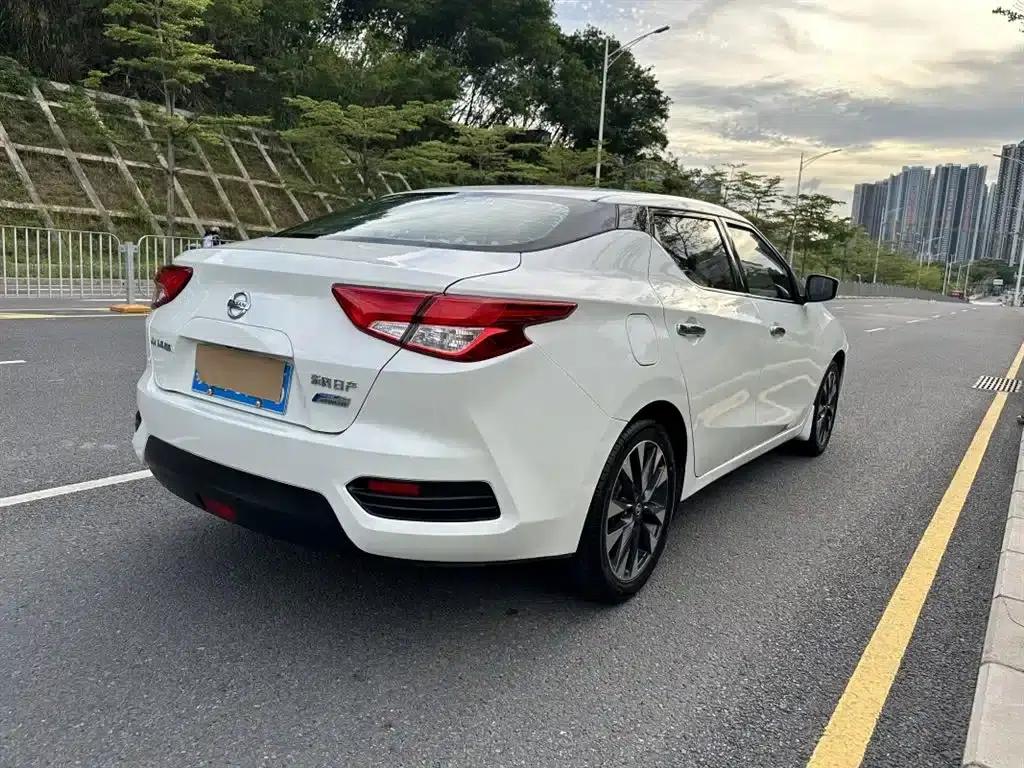 Nissan Bluebird 2016 1.6L CVT Smart Edition — миниатюра 5