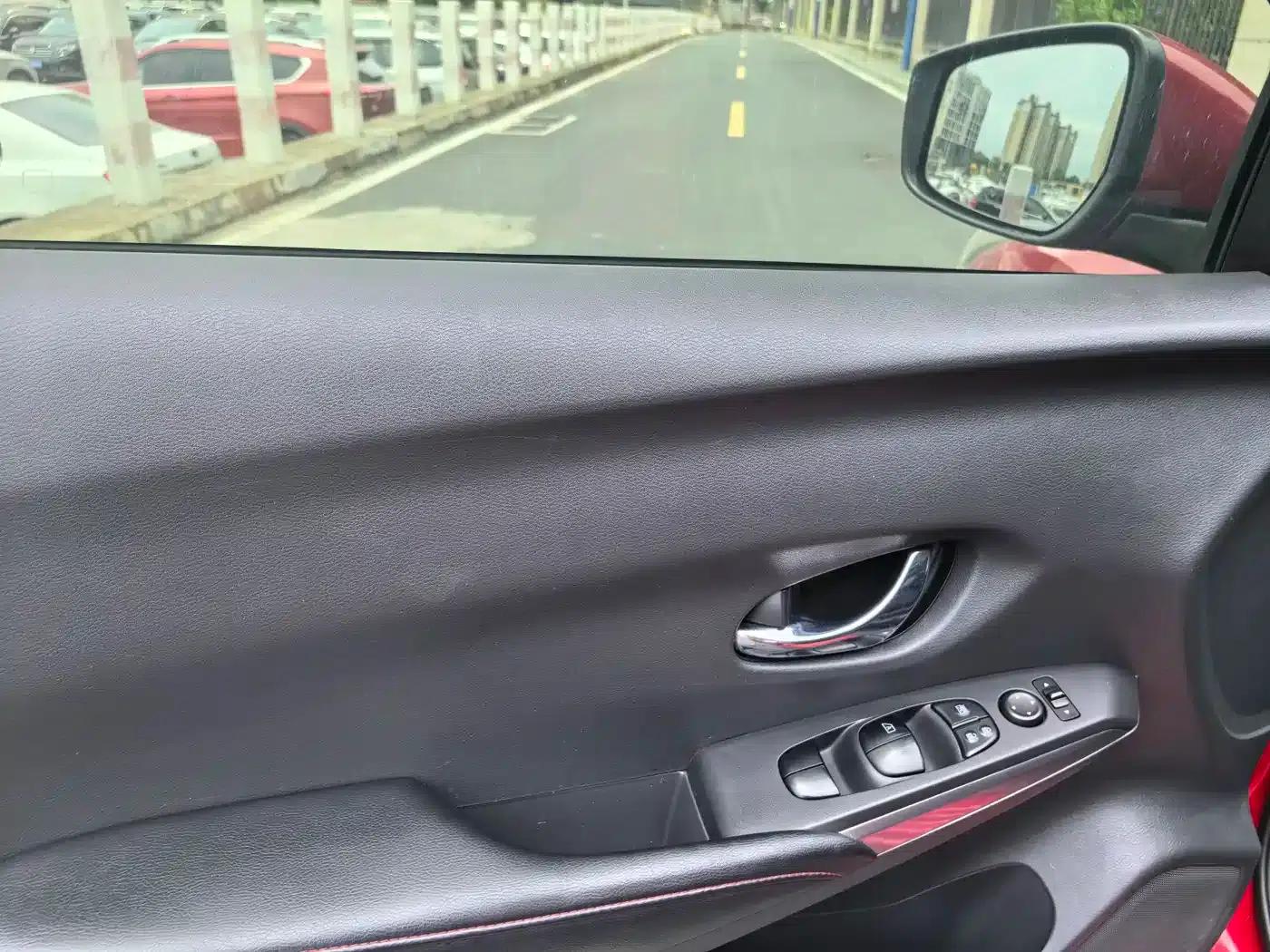 Nissan Bluebird 2016 1.6L CVT Cool Edition — миниатюра 8