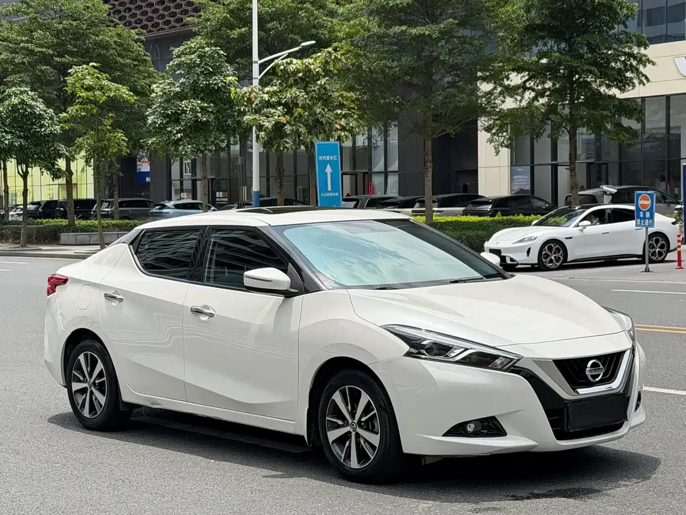 Nissan Bluebird 2021 1.6L CVT Cool Edition — миниатюра 3