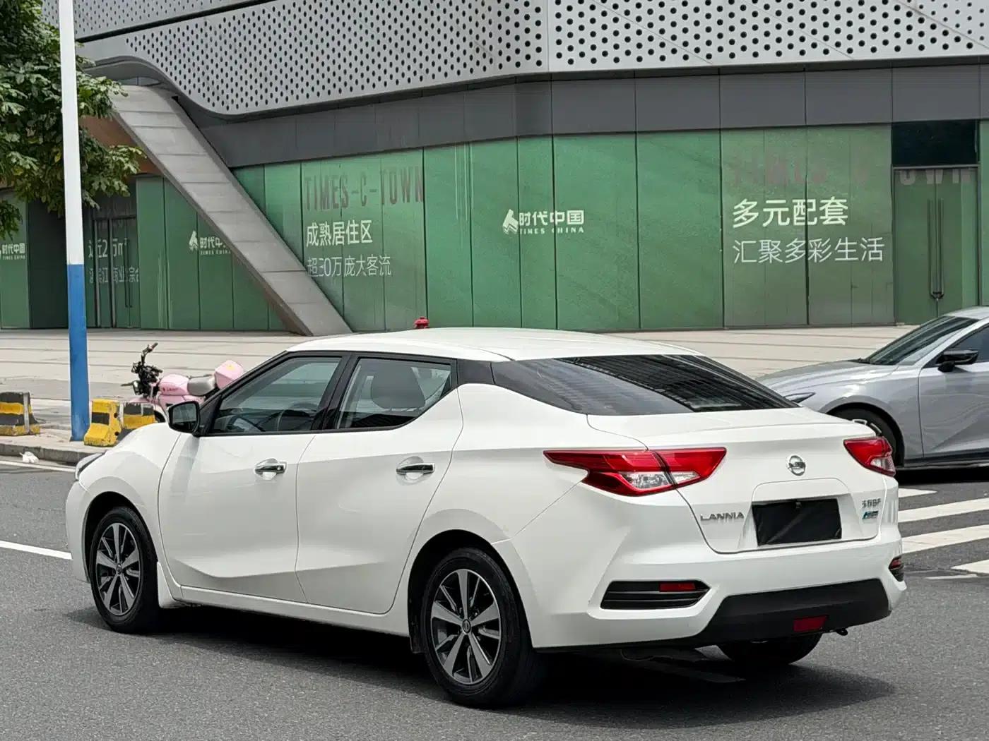 Nissan Bluebird 2021 1.6L CVT Cool Edition — миниатюра 4