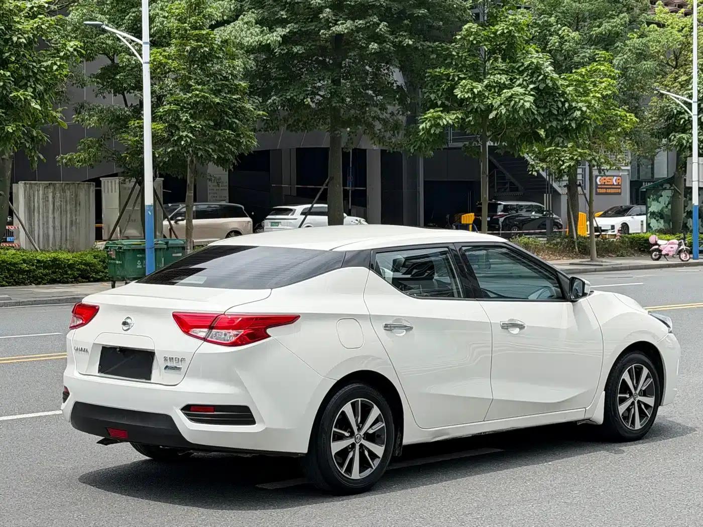 Nissan Bluebird 2021 1.6L CVT Cool Edition — миниатюра 6