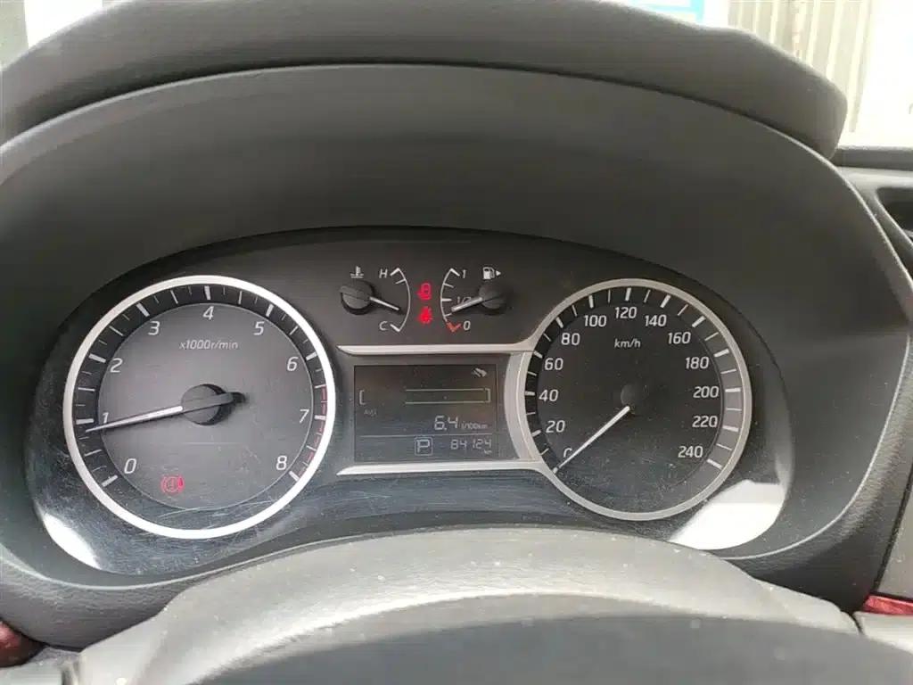 Nissan Bluebird 2016 1.6L CVT Cool Edition — миниатюра 12