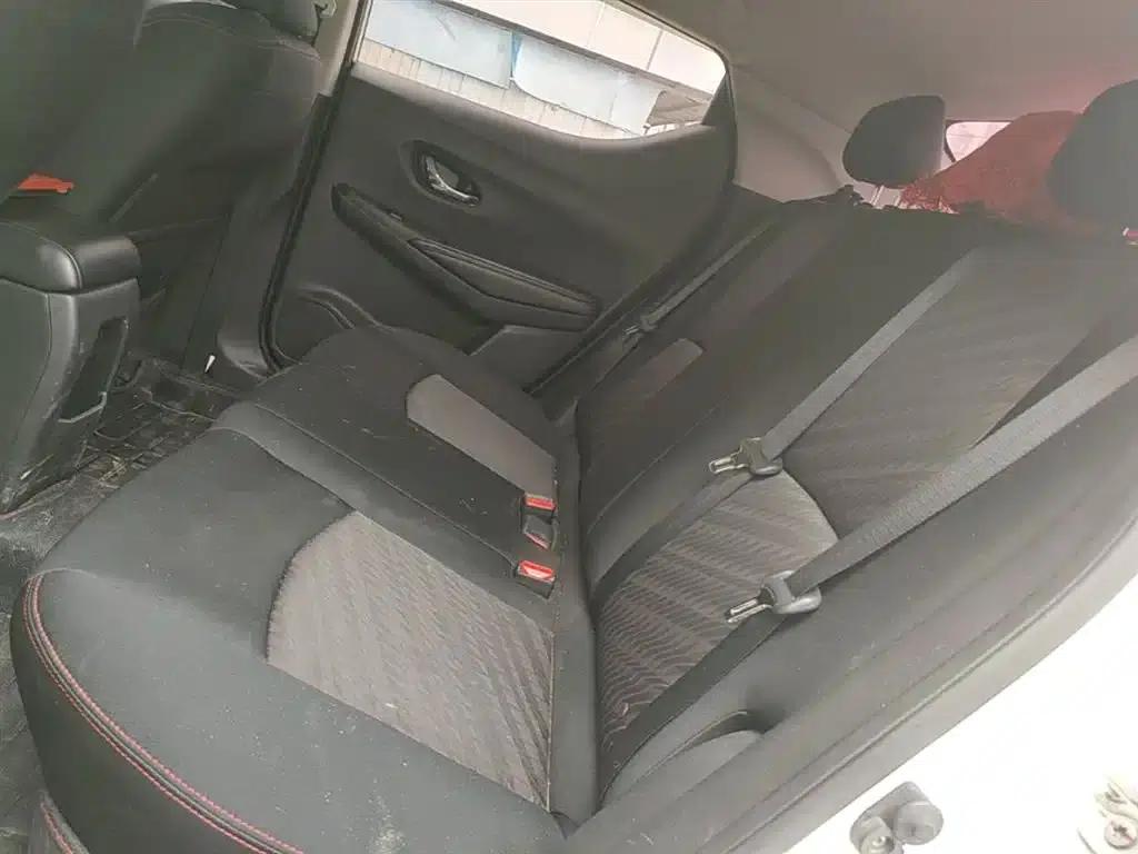 Nissan Bluebird 2016 1.6L CVT Cool Edition — миниатюра 17