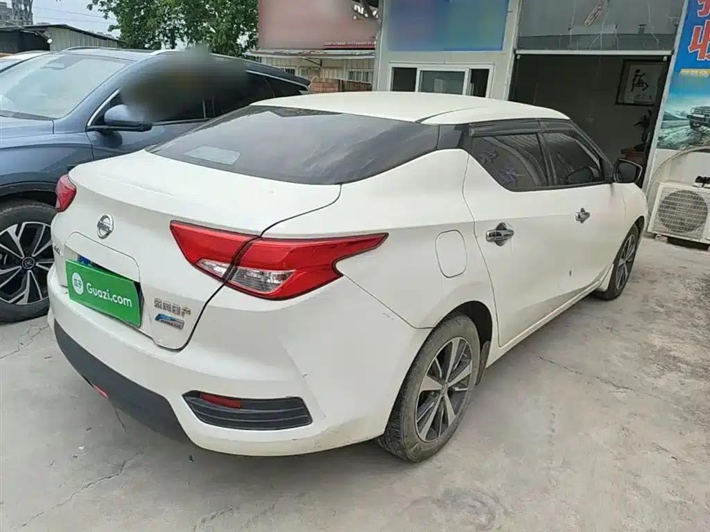 Nissan Bluebird 2016 1.6L CVT Cool Edition — миниатюра 7